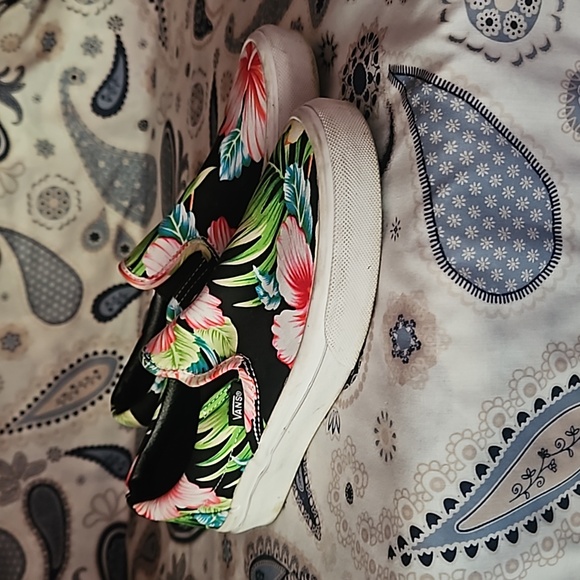 VANS - Picture 3 of 11